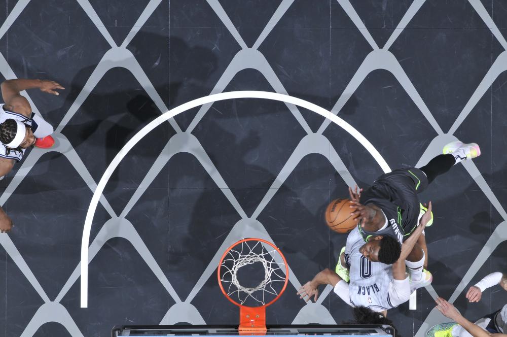 现出不悦 现出不悦